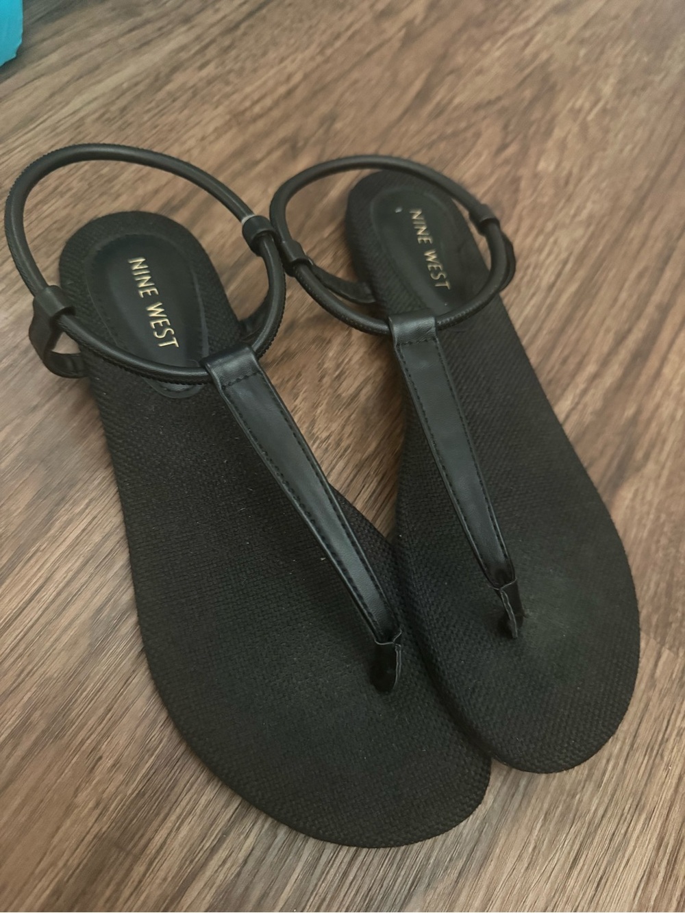 Nine West Black Circular-Strap T-Tab Sandals